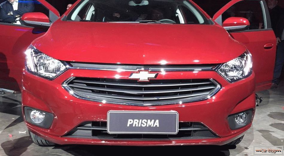 Chevrolet a introdus Onix și Prisma actualizate