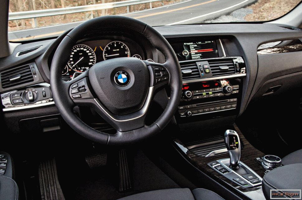 Salonul BMW X3