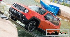 Jeep Renegade participă la rafting 5