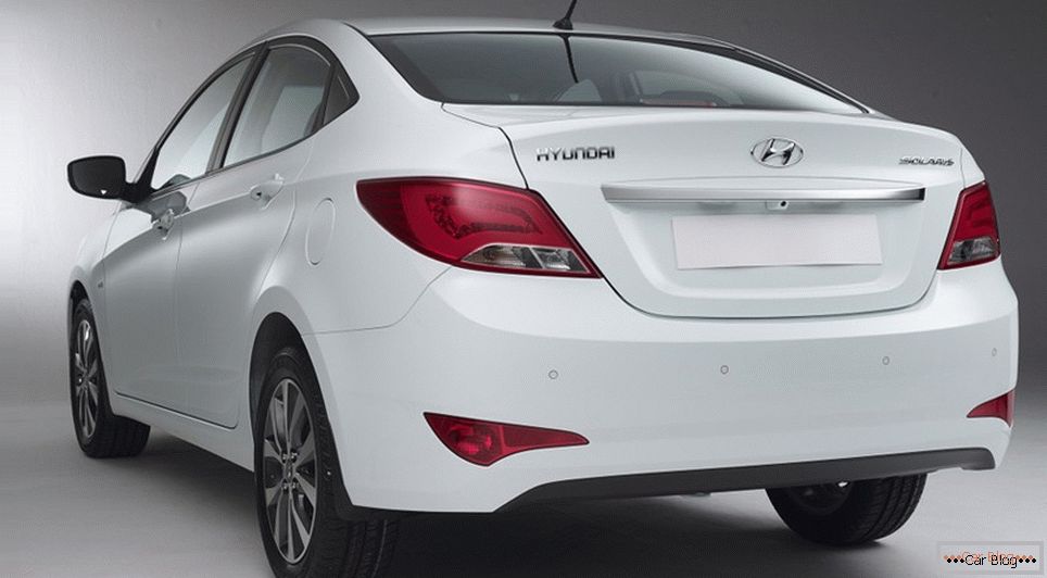 Hyundai Solaris 2015 și ix35 можно купșiть со скșiдкой до конца августа