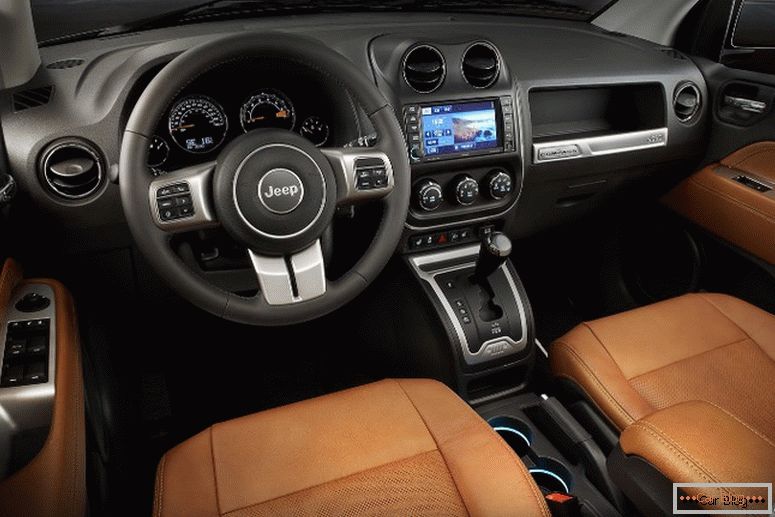 Interiorul noului Jeep Compass