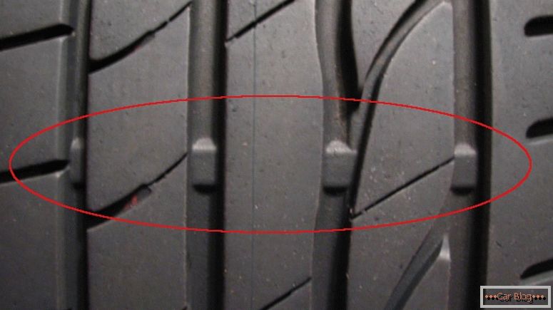 indicatorul de uzură al pneurilor