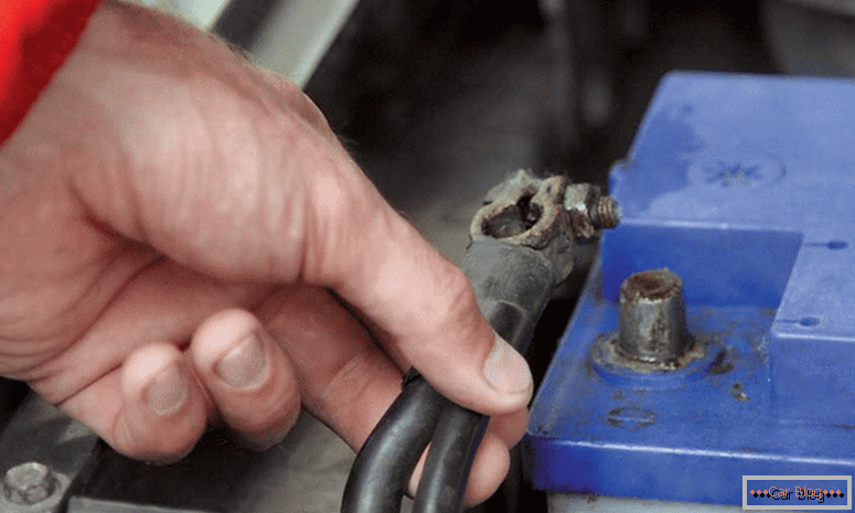 cum se face repararea bateriei auto