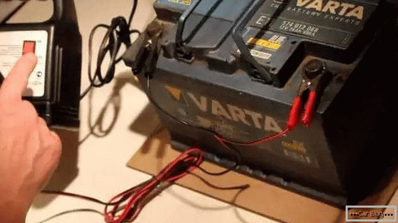 cum să încărcați bateria de la generatorul de mașină