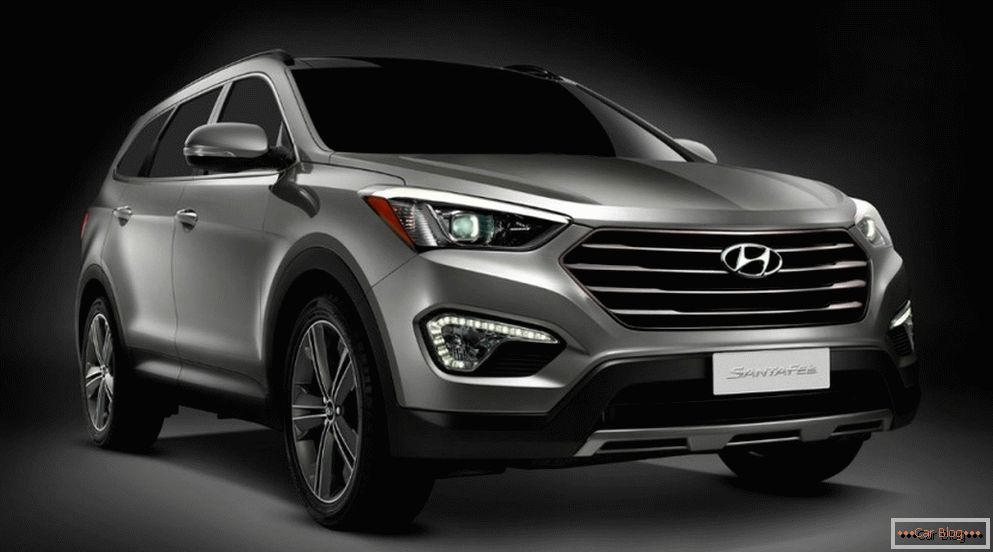 Корейцы представили рестайлинговый Hyundai Santa Fe în 2017 на чикагском автосалоне