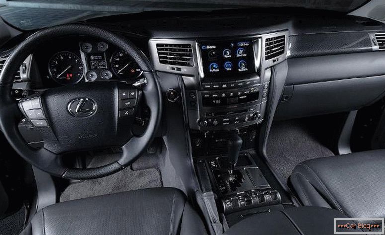 Lexus LX 570 de interior