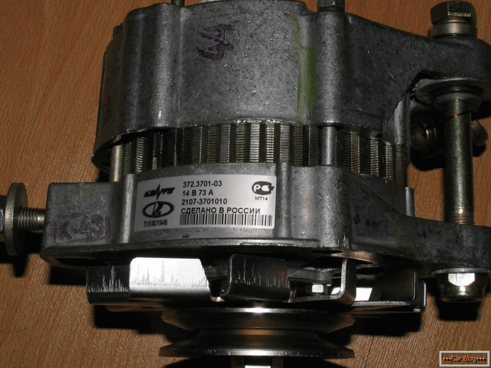 Generator pentru VAZ 2107-3701010