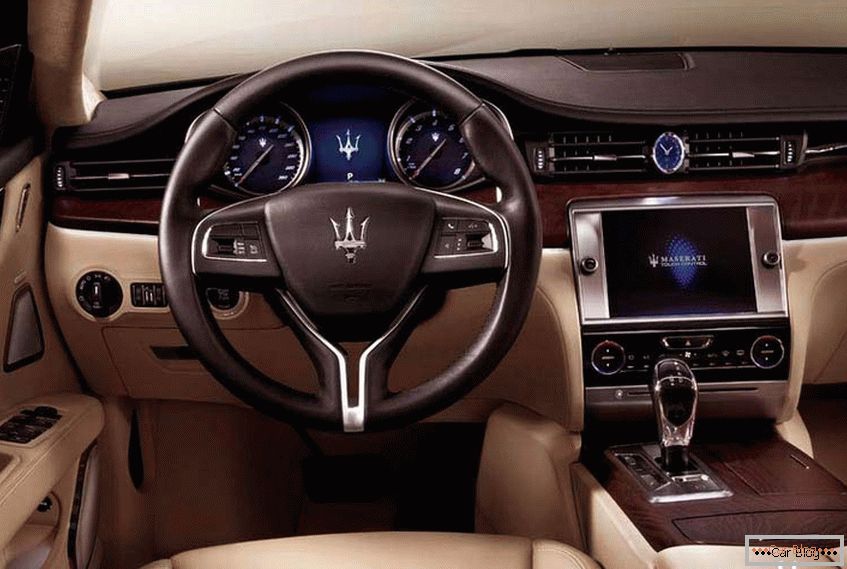 Maserati quattroport preț
