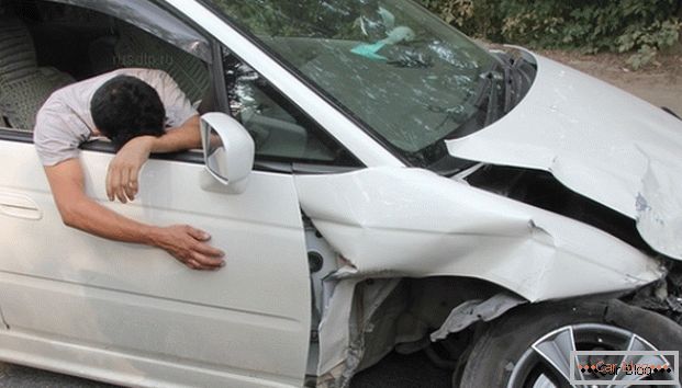 Accidentele apar adesea din cauza conducătorilor auto beți