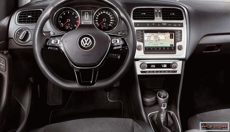 Schimbarea interiorului și a interiorului mașinii Volkswagen Polo