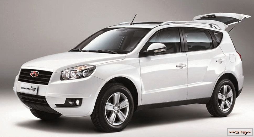 Ieftinul crossover Geely Emgrand