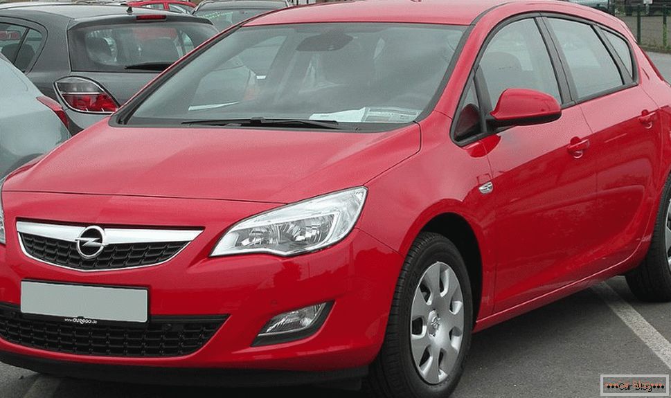 Opel Astra pentru 500