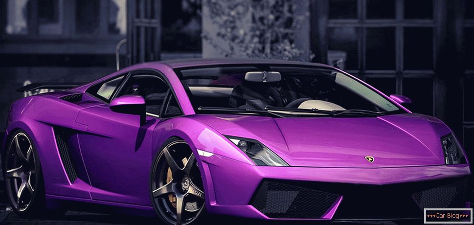 Mașină violet de siguranță