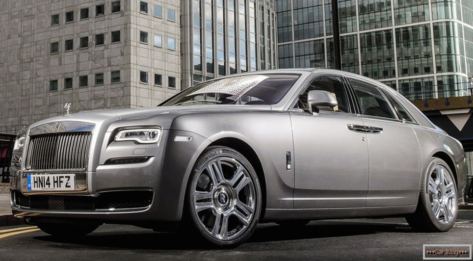 Rolls-Royces, Maserati și alte mașini de clasă