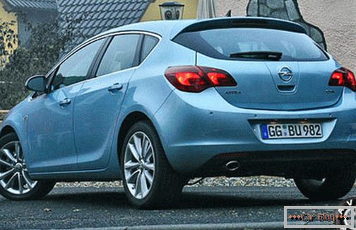 Opel Astra clearance-ul hatchback-ului