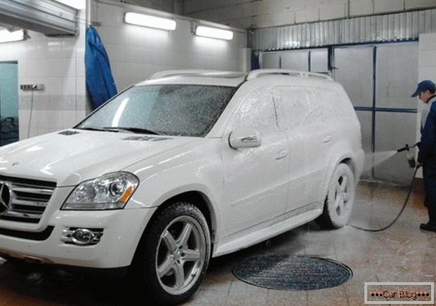 Nici un șofer modern nu poate face fără spălare auto