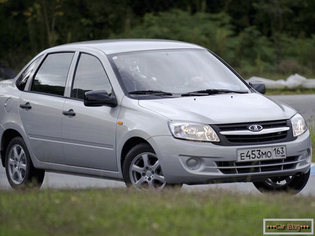 Producătorii auto Lada Granta încearcă să ia în considerare nevoile șoferilor ruși