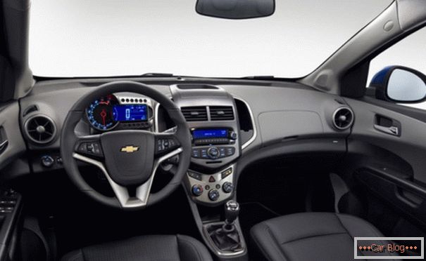 Chevrolet Aveo interior - modest și gustos