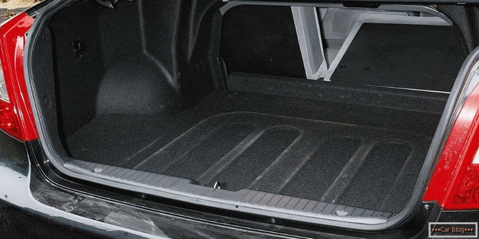 Compartimentul pentru bagaje Chevrolet Lacetti