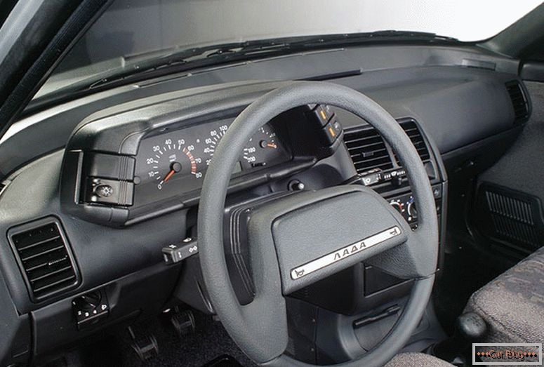Designul interior al masinii VAZ 2110